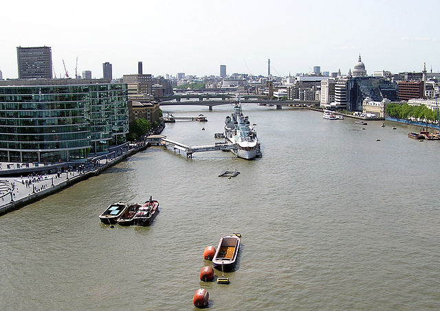 File:River.thames.viewfromtowerbridge.london.arp.jpg