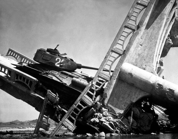 File:Wrecked North Korean tank on bridge south of Suwon HD-SN-99-03158.JPEG