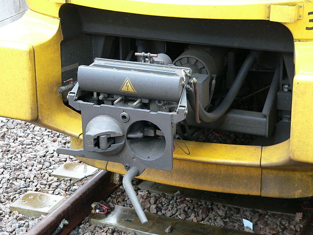 File:Northern-333011-coupling.jpg