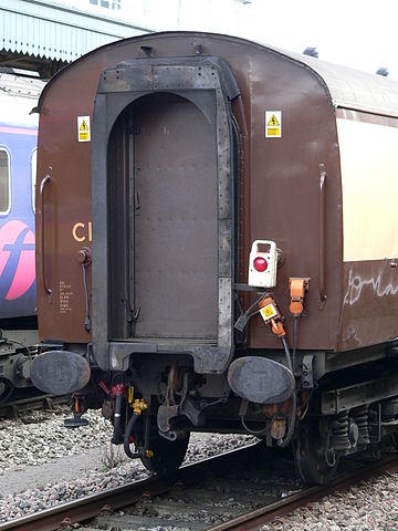 File:Mark 1 coach 6313 at Bristol Temple Meads 2006-03-01 03.jpg