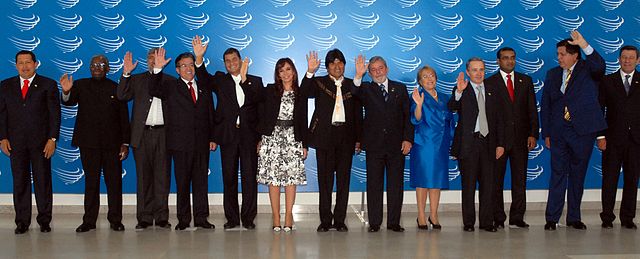 File:Presidentes unasur (cropped).jpg
