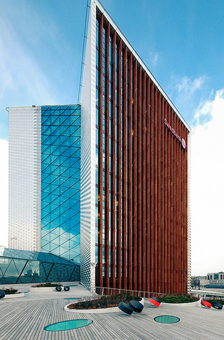 File:Swedbank Headquarters Vilnius.png