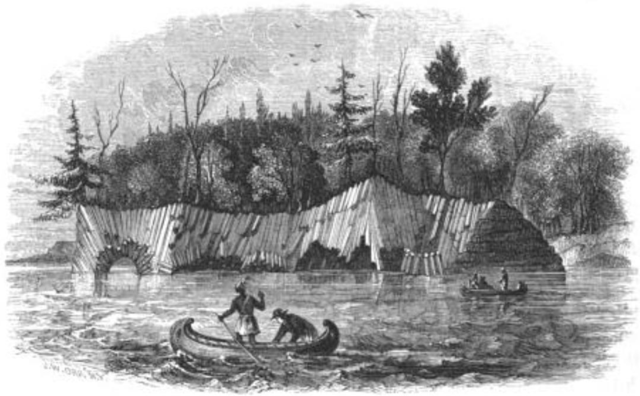 File:Basaltic columns Lake Superior.png