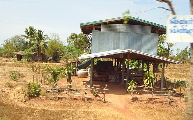 File:Isanhouse.JPG