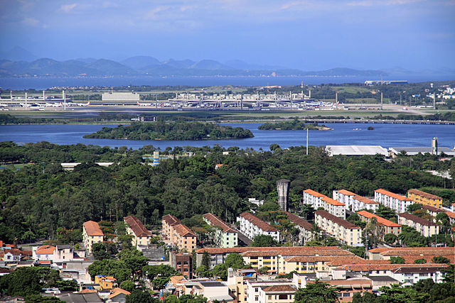 File:Aeroporto do Galeão visto da Igreja da Penha.jpg