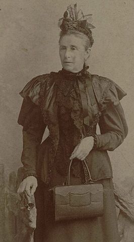 File:Freudmother2323.jpg