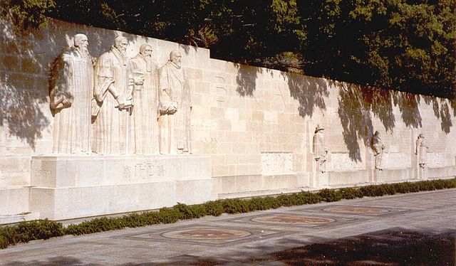File:Parc des Bastions (mur des Reformateurs, Geneve).jpg