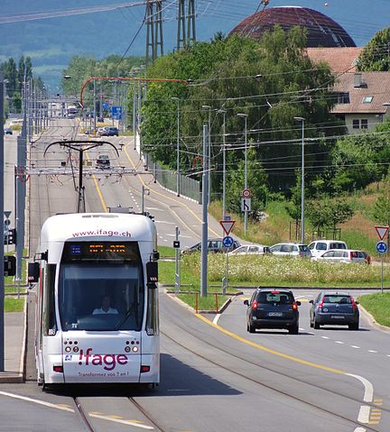 File:TCMC (Tramway Cornavin - Meyrin - CERN).JPG