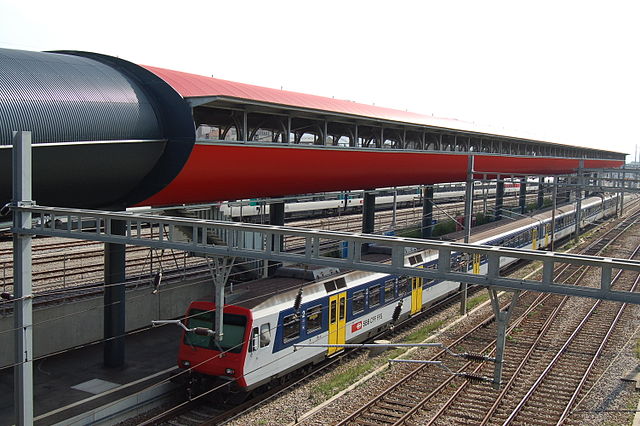 File:Train Station Geneva 2006 808.JPG