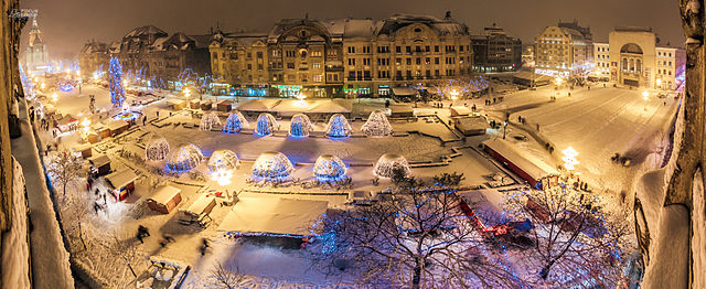 File:Timisoara - University Square at night.jpg