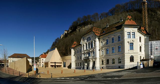 File:Regierungsviertel Liechtenstein 2.jpg