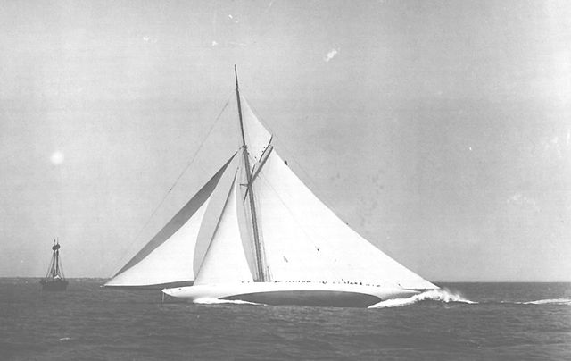 File:YachtReliance.jpg