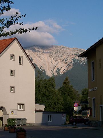 File:Puchberg am Schneeberg-view.jpg