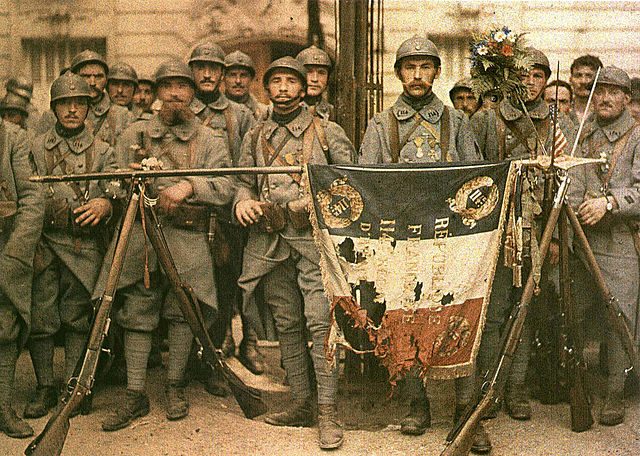 File:El 114 de infanter&iacute;a, en Par&iacute;s, el 14 de julio de 1917, Le&oacute;n Gimpel.jpg
