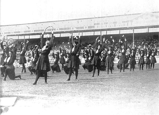 File:London 1908 Gymnastics women.jpg