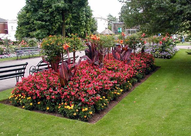 File:Garden.zoo-Bristol.jpg
