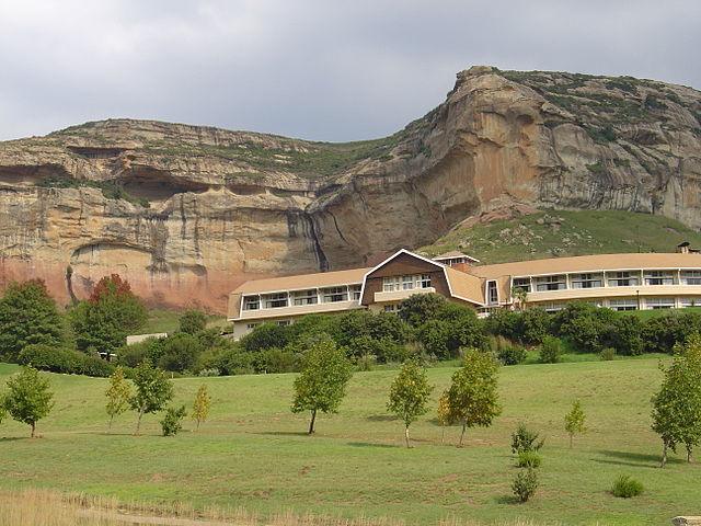 File:Brandwag Hotel.JPG