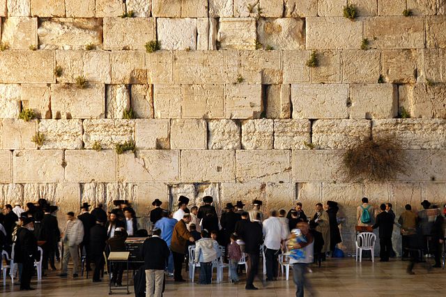File:Western wall jerusalem night.jpg