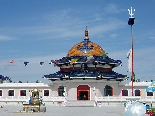 File:GhinggisKhanMausoleum.jpg