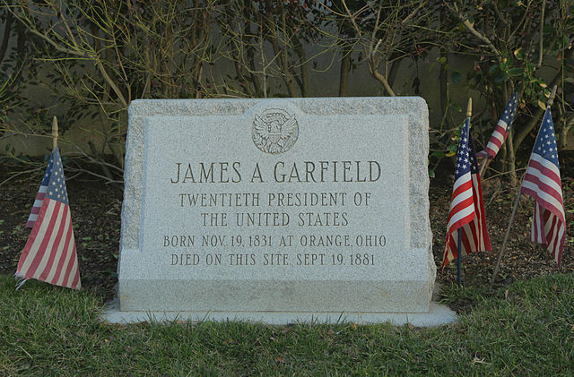 File:Site marker located at death site of James A. Garfield in Long Branch, New Jersey.jpg