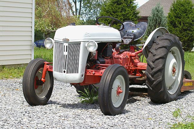 File:Ford-Tractor.jpg