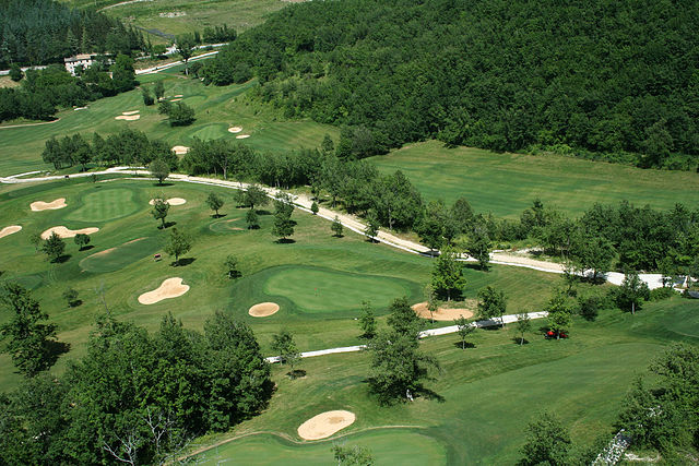 File:Golf course, Italy - 20070620.jpg