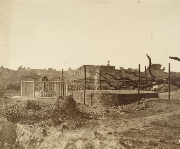 File:1858 Kanpur well monument.jpg