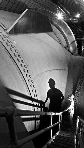 File:Hoover Dam Penstock Header.tif