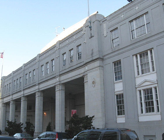 File:Kaufman Univ Studio LIC jeh.JPG