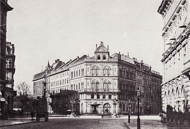 File:Hertel Kaiserplatz von Osten um 1880.jpg