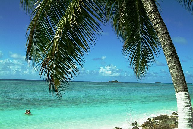File:Island couple.jpg
