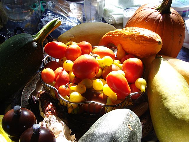 File:FruitArrangement.jpg