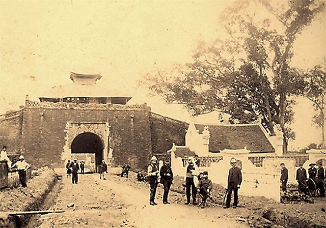 File:Hanoi citadel 2.jpg