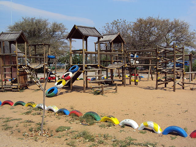 File:Somarelang Tikologo Community Playground Full Shot.JPG
