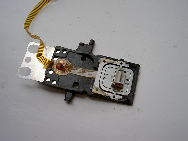 File:Floppy disk drive read-write head.jpg