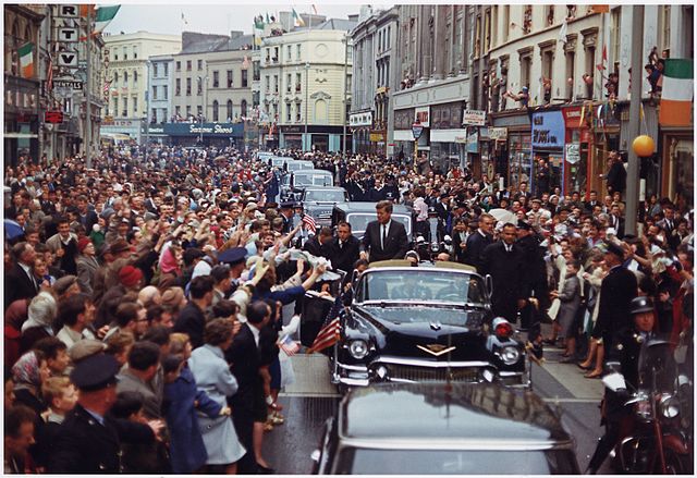 File:President's Trip to Europe- Motorcade in Dublin. President Kennedy, motorcade, spectators. Dublin, Ireland - NARA - 194227.jpg