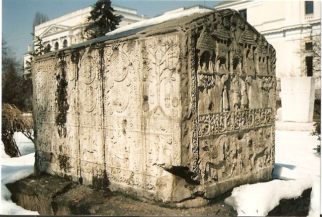 File:Stecak Zmeljaski Muzej Sarajevo.jpg