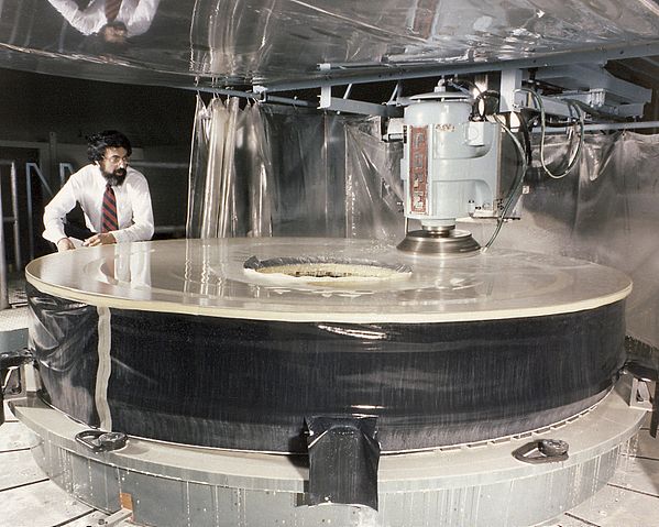 File:Hubble mirror polishing.jpg
