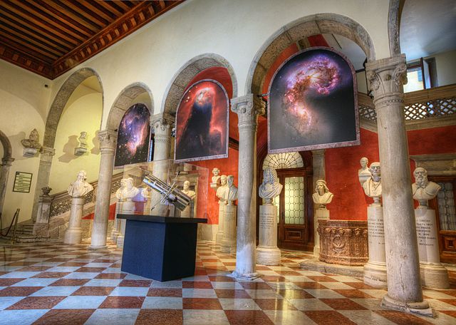 File:HST Twenty Years At The Frontier of Science Exhibition.jpg
