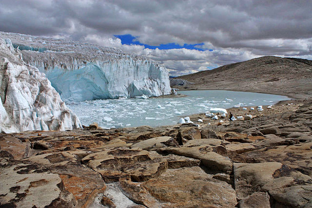 File:Quelccaya Glacier.jpg