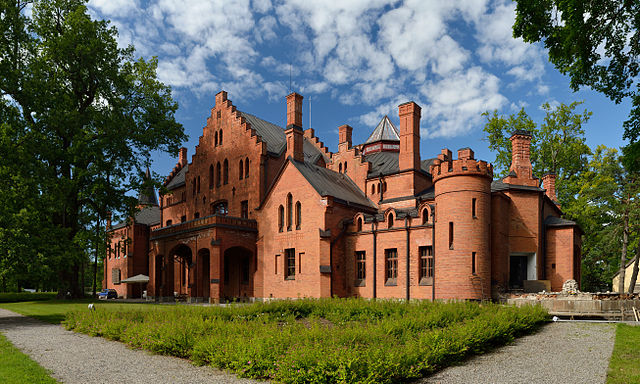 File:Sangaste m&otilde;isa peahoone1.jpg