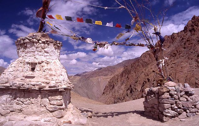 File:Pass i n Ladakh.jpg