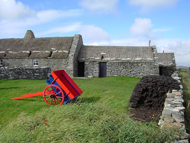 File:Shetland crofthouse museum.jpg