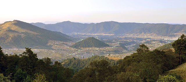 File:Guatemala town volcanic crater.jpg