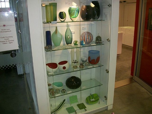 File:GlassworksCanb.jpg