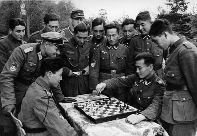 File:Bundesarchiv Bild 101I-295-1561-09, Frankreich, Turkestani in der Wehrmacht.jpg