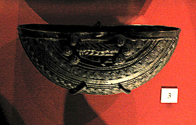 File:Igbo Ukwu vessel.jpg