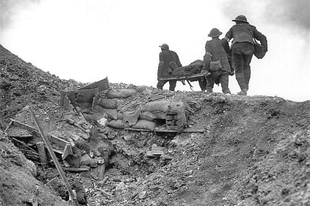 File:Stretcher bearers Battle of Thiepval Ridge September 1916.jpg