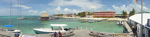 File:Amigos del Mar Diving shop (4862313910).jpg