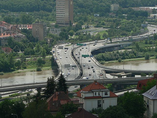 File:Barrande bridge.JPG